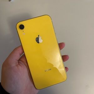 iPhone XR 64GB (yellow)